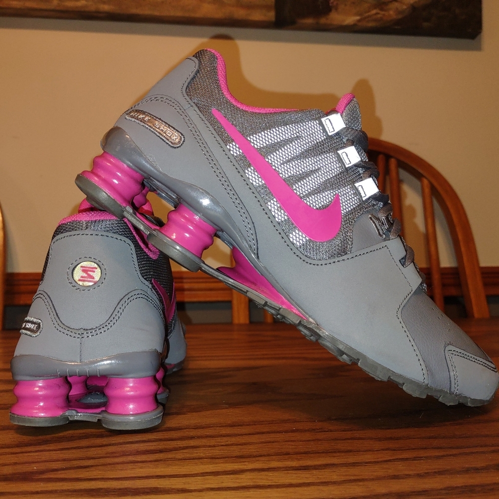♥️~NIKE SHOX AVENUE GS 'COOL GRAY VIVID PINK' (7.5)~♥️